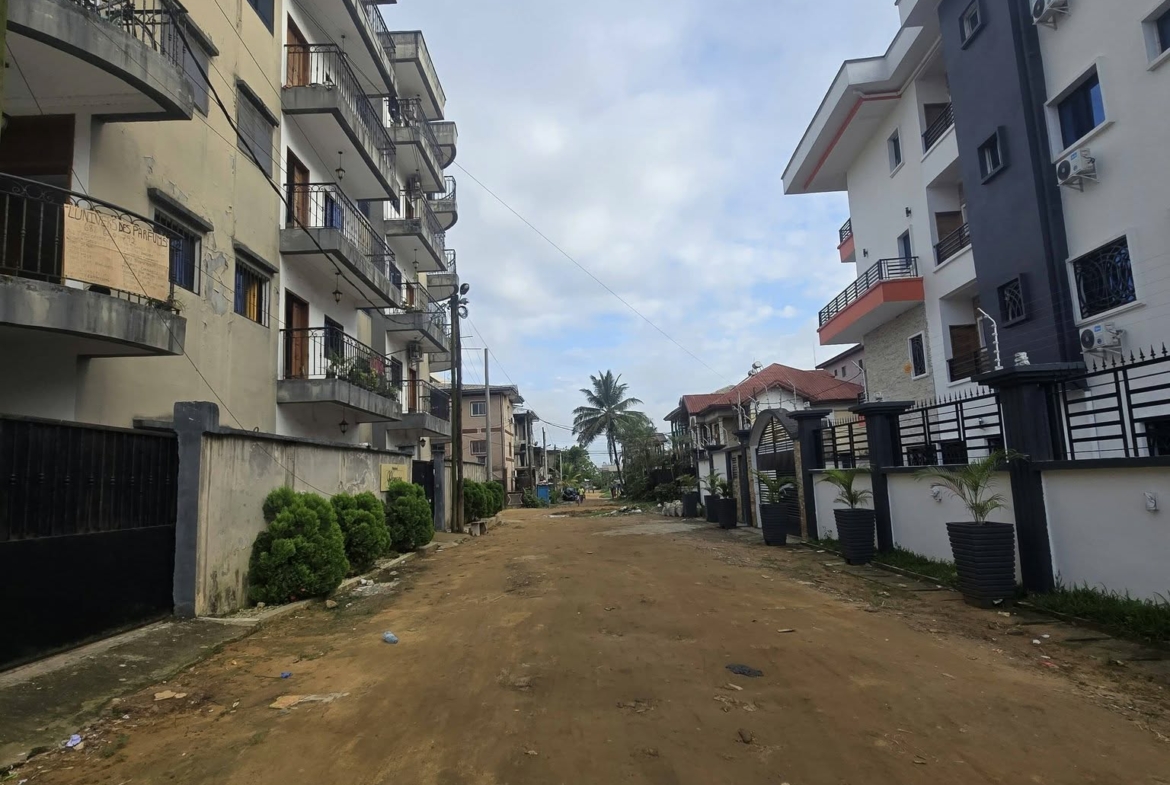 Terrains titrés à vendre, Logbessou derrière la station Nickel Oil