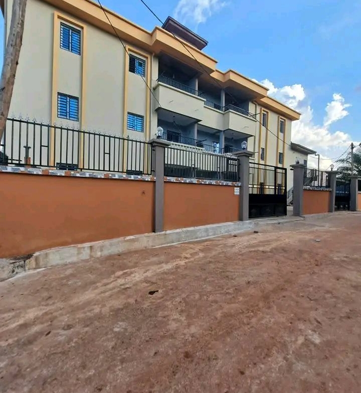 STUDIO MODERNE NOUVELLEMENT CONSTRUIT, YAOUNDÉ NKOLFOULOU