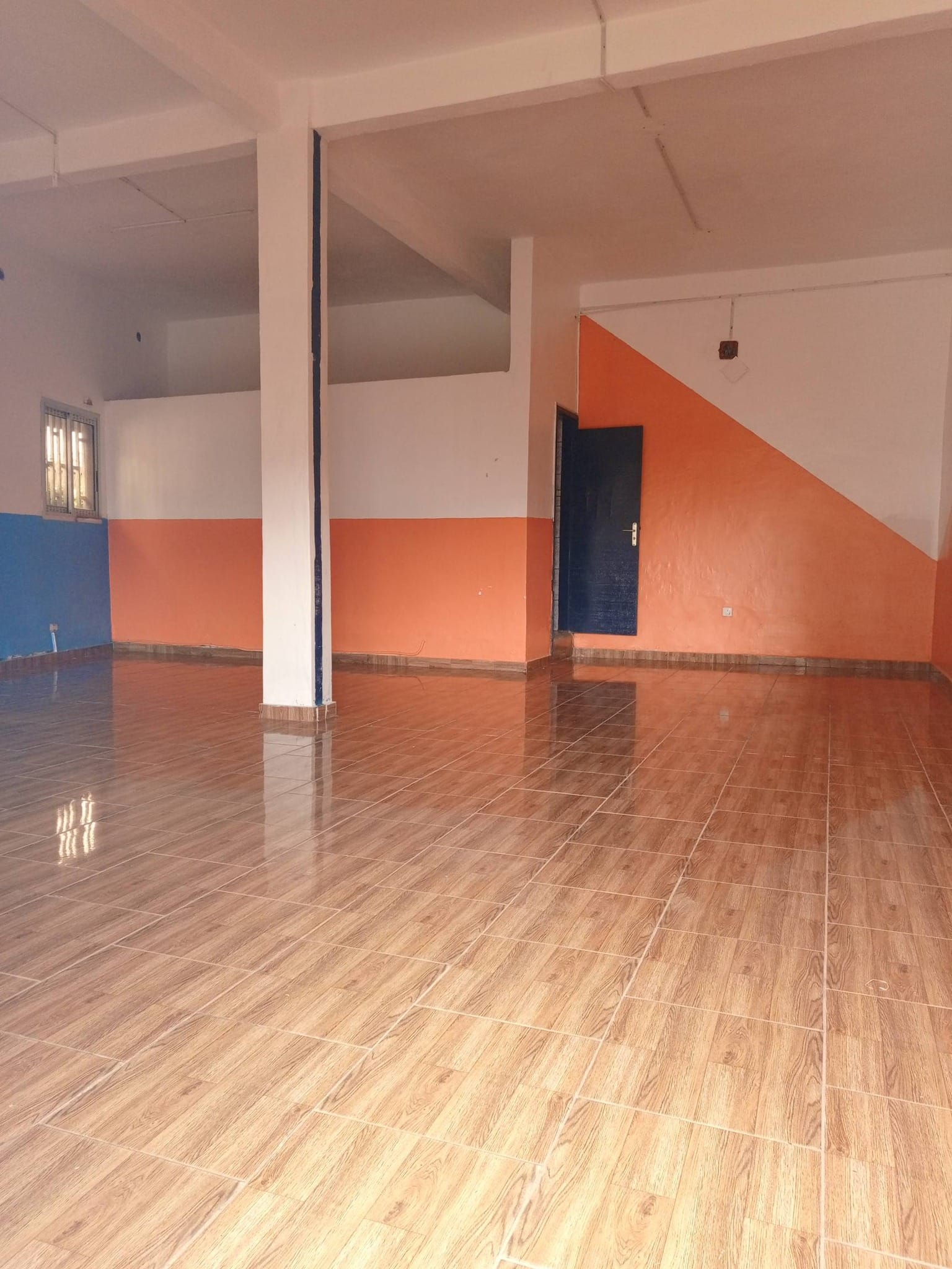 GRANDE BOUTIQUE À LOUER À YAOUNDÉ ELIG ESSONO