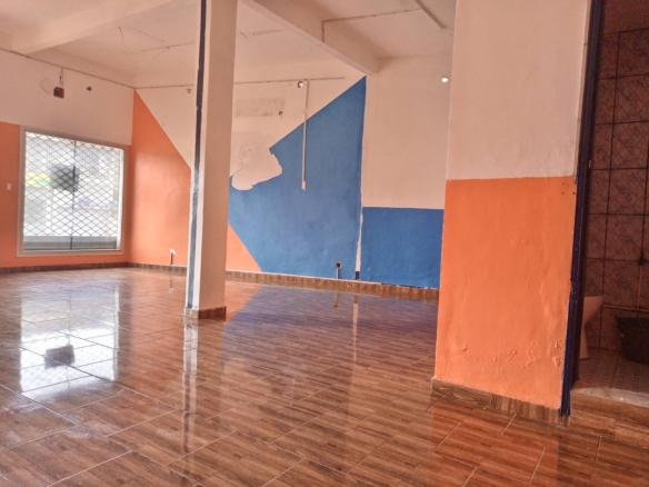GRANDE BOUTIQUE À LOUER À YAOUNDÉ ELIG ESSONO