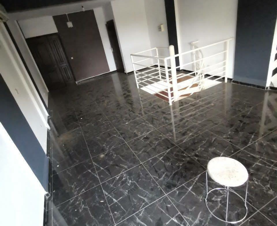 Grande Boutique à Louer, Yaoundé Omnisport