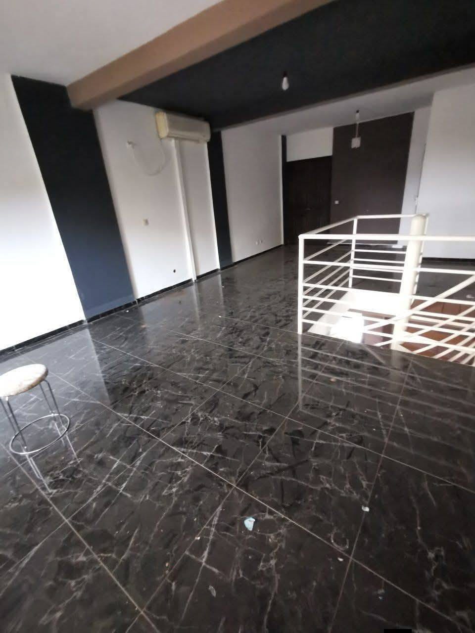 Grande Boutique à Louer, Yaoundé Omnisport