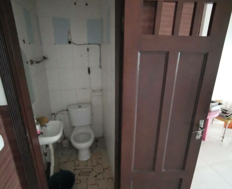 Grande Boutique à Louer, Yaoundé Omnisport