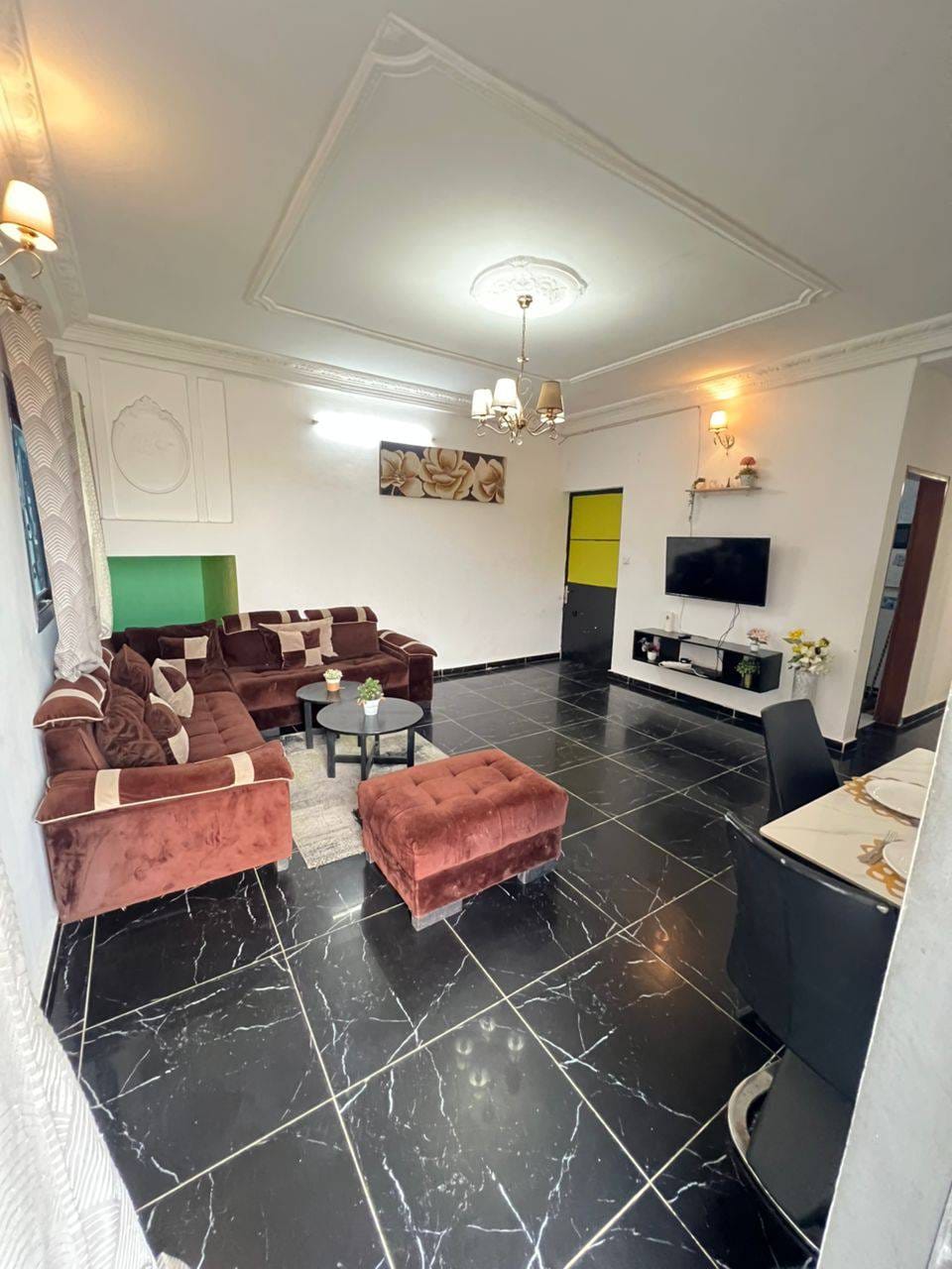 41368- APPARTEMENT MODERNE STAFFÉ CLIMATISÉ SITUÉ À LOGPOM ANDEM