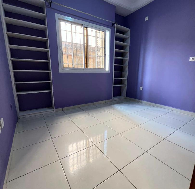 APPARTEMENT MODERNE ENTIEREMENT STAFFÉ SITUÉ À LOGBESSOU