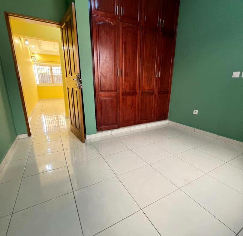 APPARTEMENT MODERNE ENTIEREMENT STAFFÉ SITUÉ À LOGBESSOU
