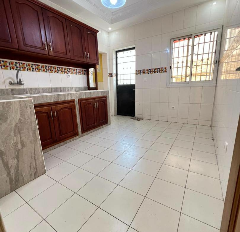 APPARTEMENT MODERNE ENTIEREMENT STAFFÉ SITUÉ À LOGBESSOU