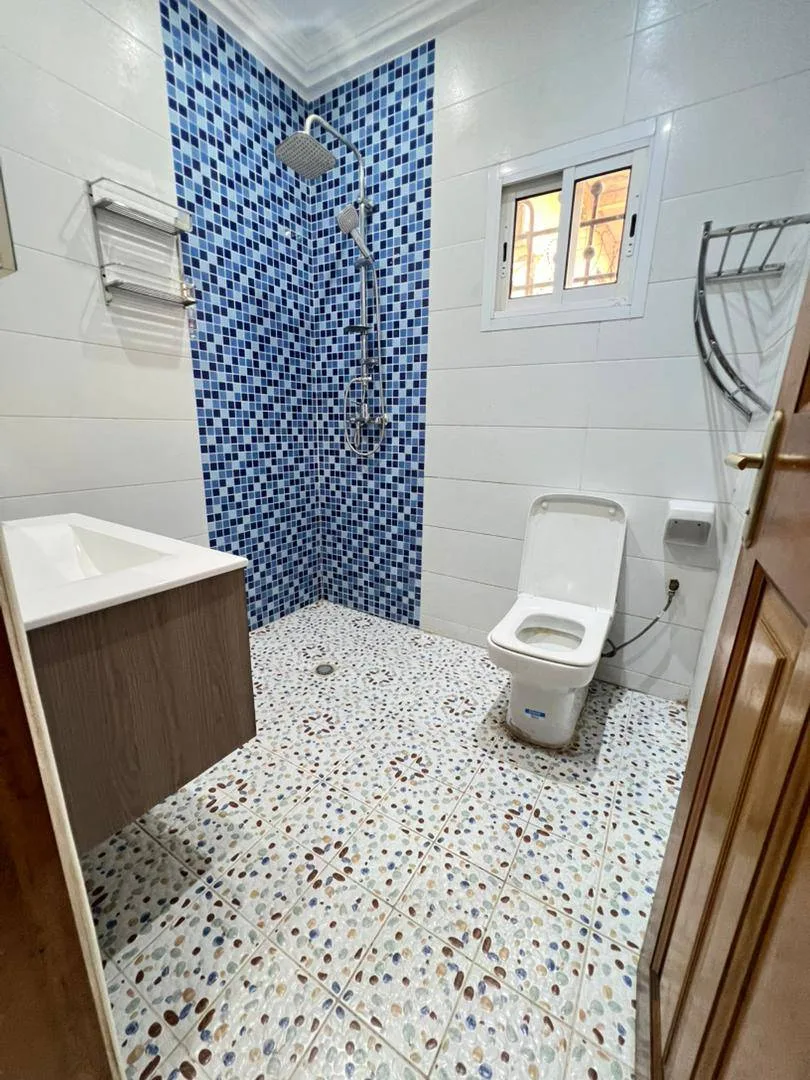 APPARTEMENT MODERNE ENTIEREMENT STAFFÉ SITUÉ À LOGBESSOU
