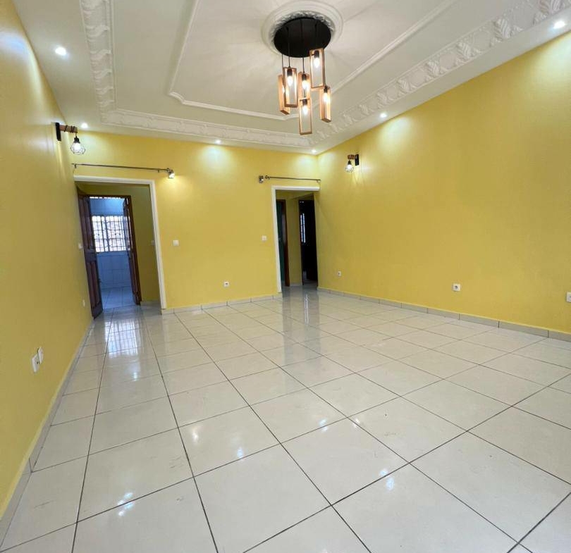APPARTEMENT MODERNE ENTIEREMENT STAFFÉ SITUÉ À LOGBESSOU