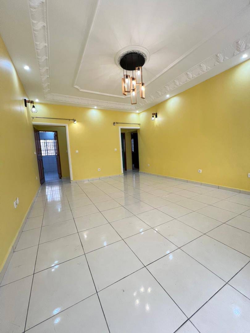 SM_appart_logbessou_190526_sln3 APPARTEMENT MODERNE ENTIEREMENT STAFFÉ SITUÉ À LOGBESSOU
