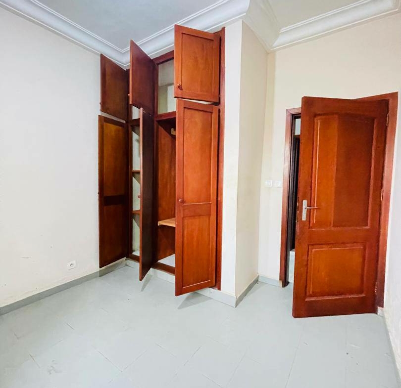 APPARTEMENT MODERNE STAFFÉ SITUÉ À LOGPOM BASSON