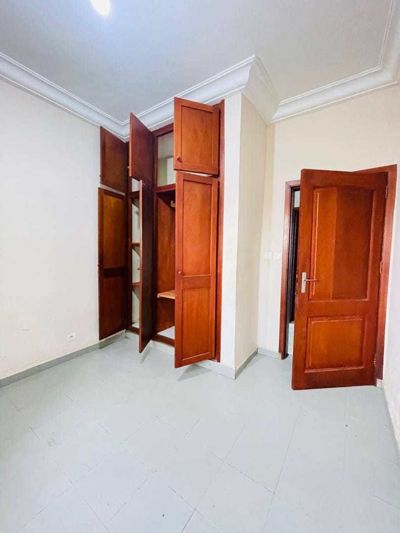 APPARTEMENT MODERNE STAFFÉ SITUÉ À LOGPOM BASSON