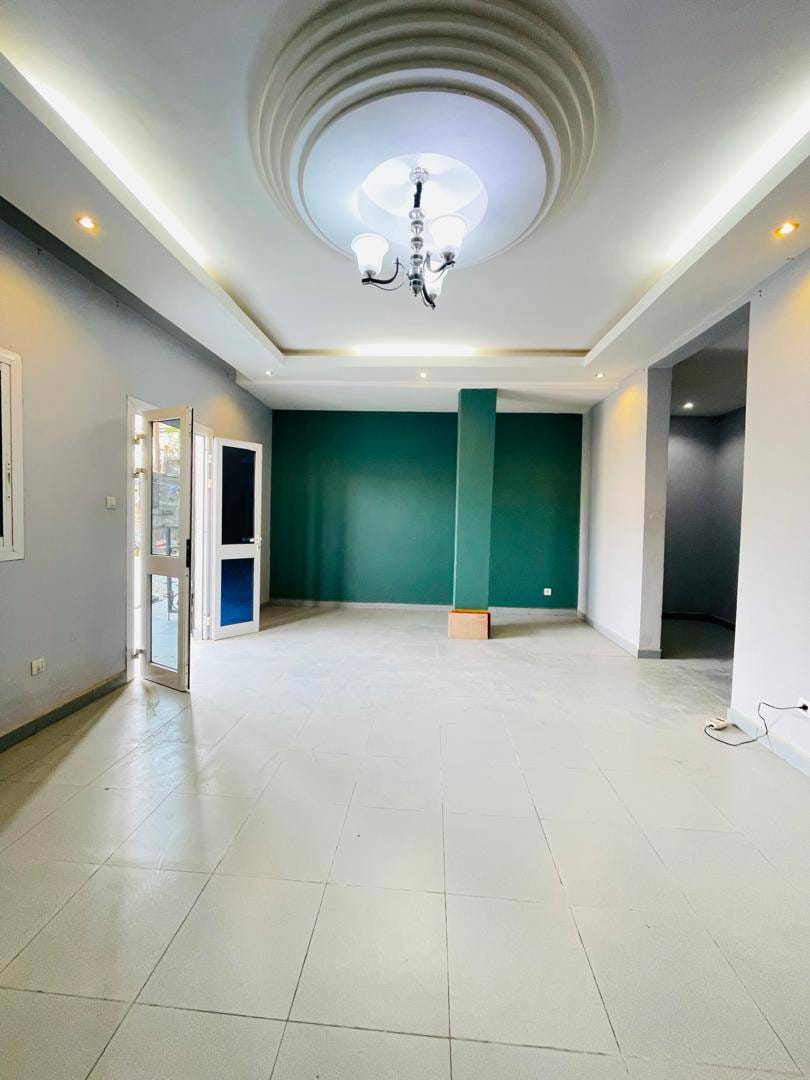41185- APPARTEMENT MODERNE STAFFÉ SITUÉ À LOGPOM BASSON