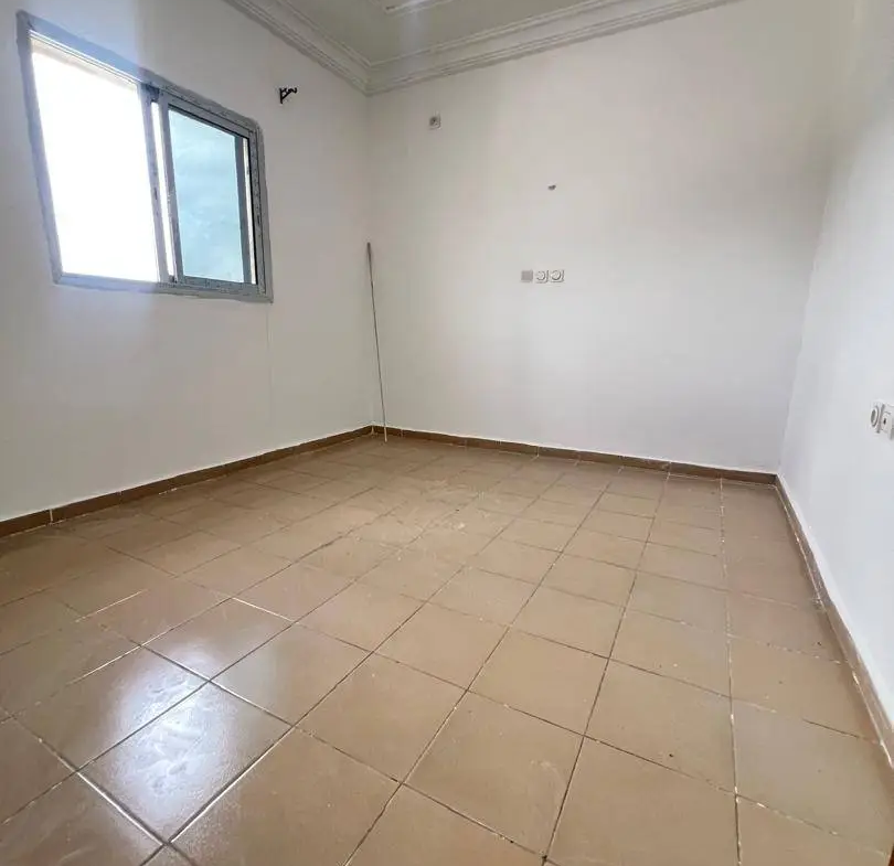 APPARTEMENT MODERNE ENTIEREMENT STAFFÉ SITUÉ À LOGPOM