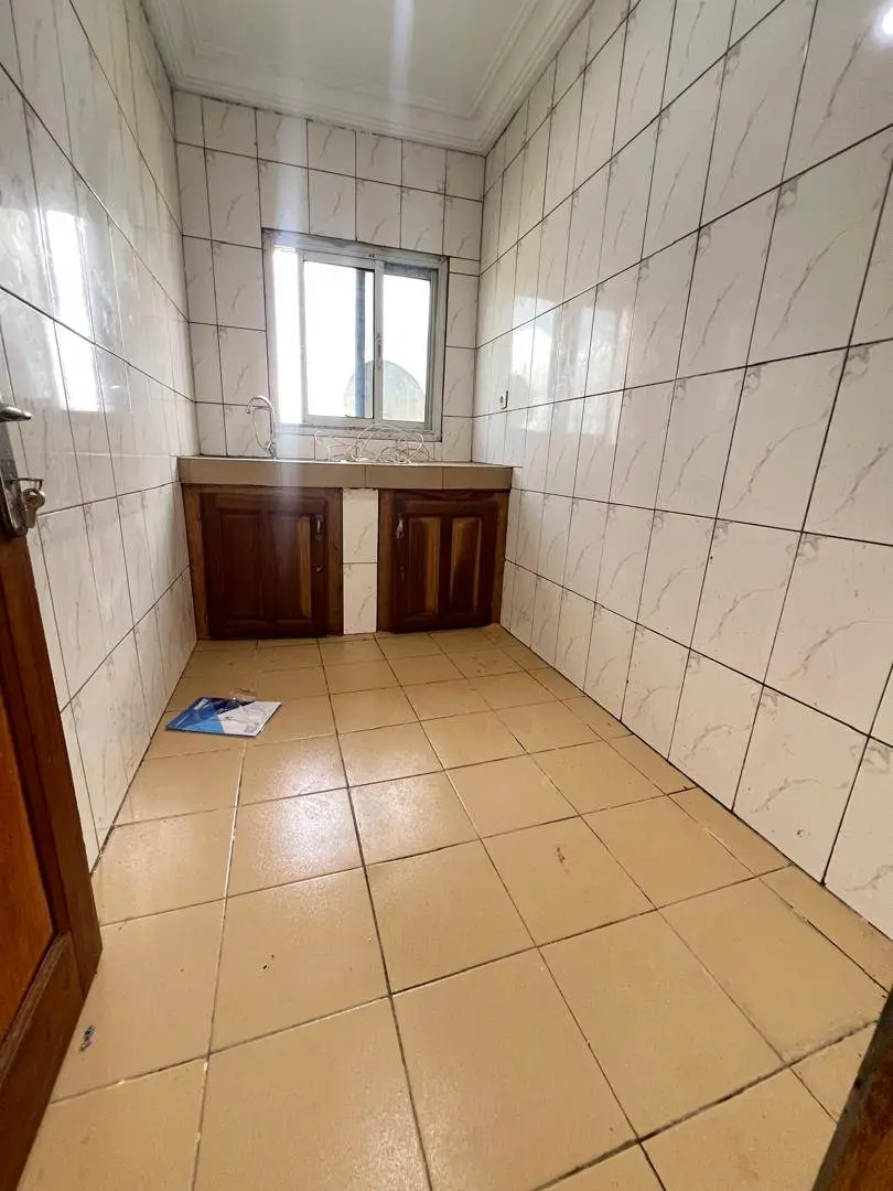SM_appart_logpom_120526_csn1 APPARTEMENT MODERNE ENTIEREMENT STAFFÉ SITUÉ À LOGPOM