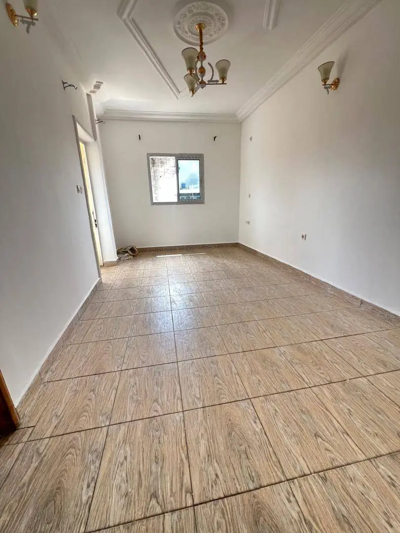 SM_appart_logpom_120526_sln1 APPARTEMENT MODERNE ENTIEREMENT STAFFÉ SITUÉ À LOGPOM