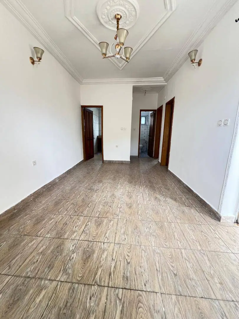 SM_appart_logpom_120526_sln3 APPARTEMENT MODERNE ENTIEREMENT STAFFÉ SITUÉ À LOGPOM