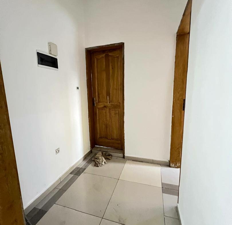 STUDIO MODERNE STAFFÉ SITUÉ À LOGBESSOU