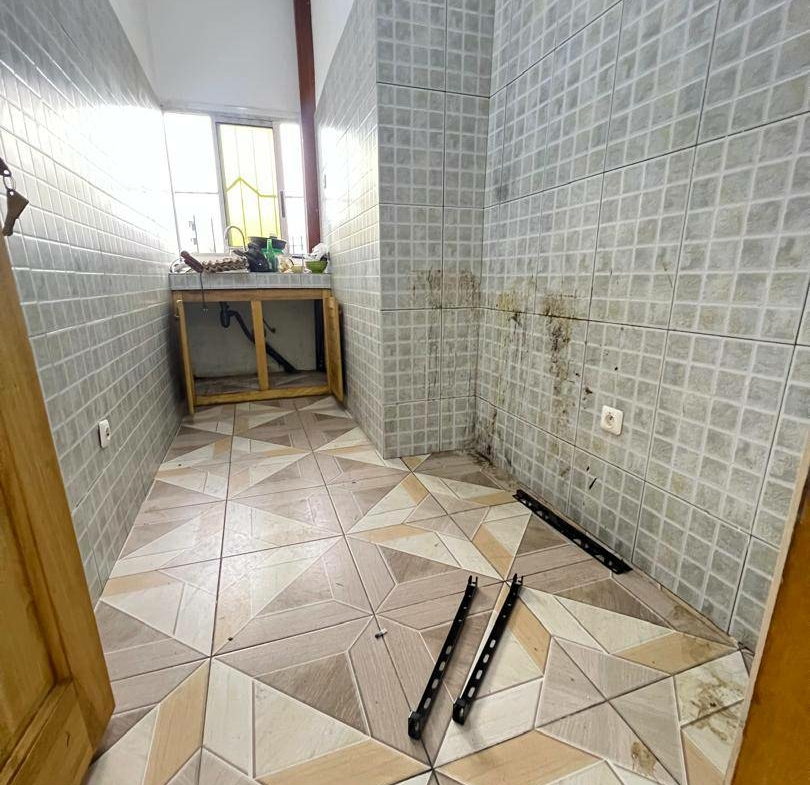 STUDIO MODERNE STAFFÉ SITUÉ À LOGBESSOU