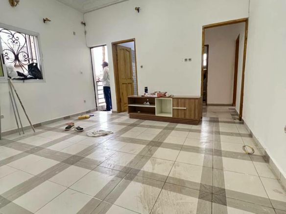STUDIO MODERNE STAFFÉ SITUÉ À LOGBESSOU