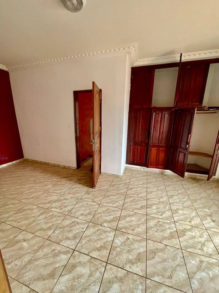 SUPERBE APPARTEMENT MODERNE À LOUER À MESSAMENDONGO