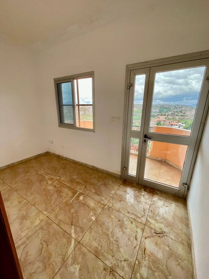 SUPERBE APPARTEMENT MODERNE À LOUER À MESSAMENDONGO