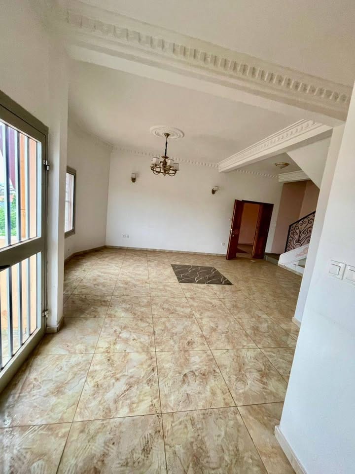 SUPERBE APPARTEMENT MODERNE À LOUER À MESSAMENDONGO