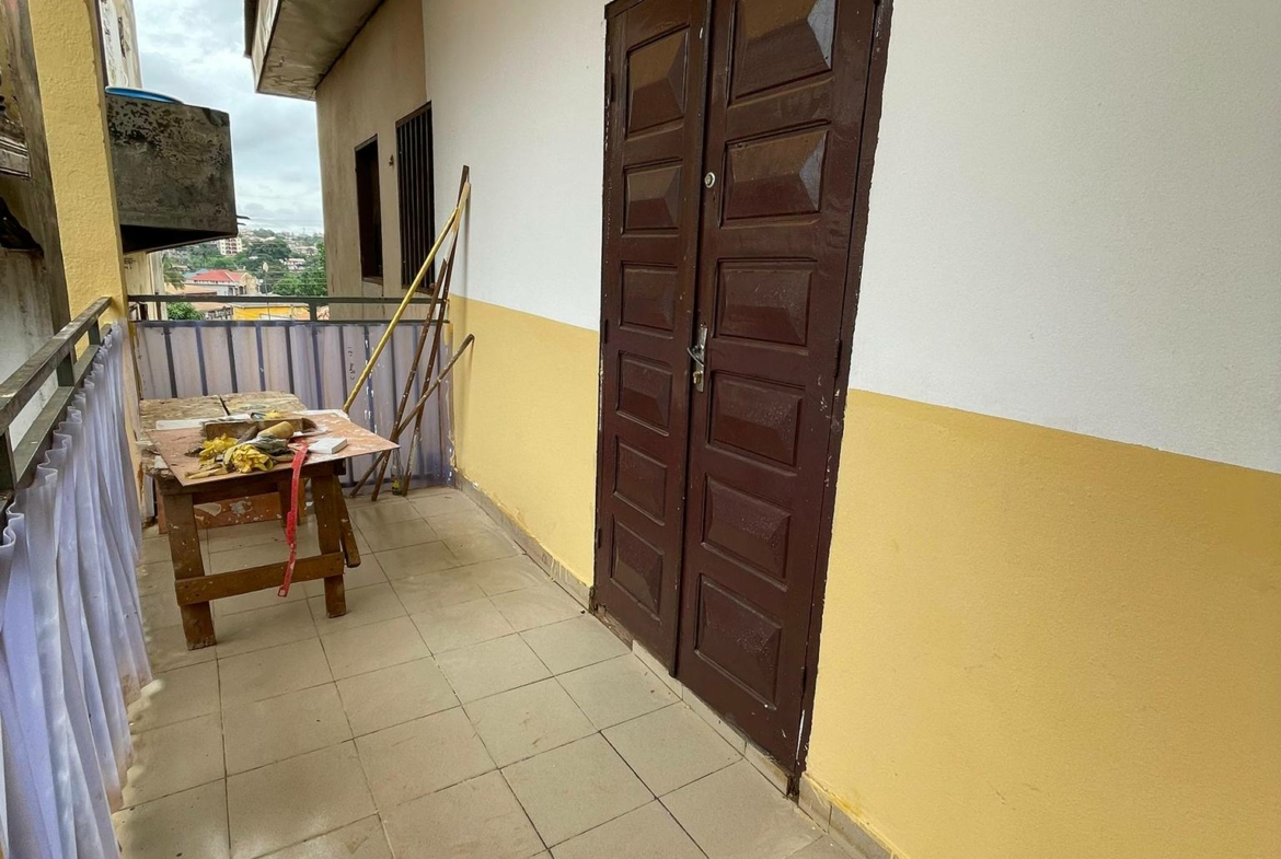 Appartement au 2e étage à louer, Yaoundé Tradex Éleveur