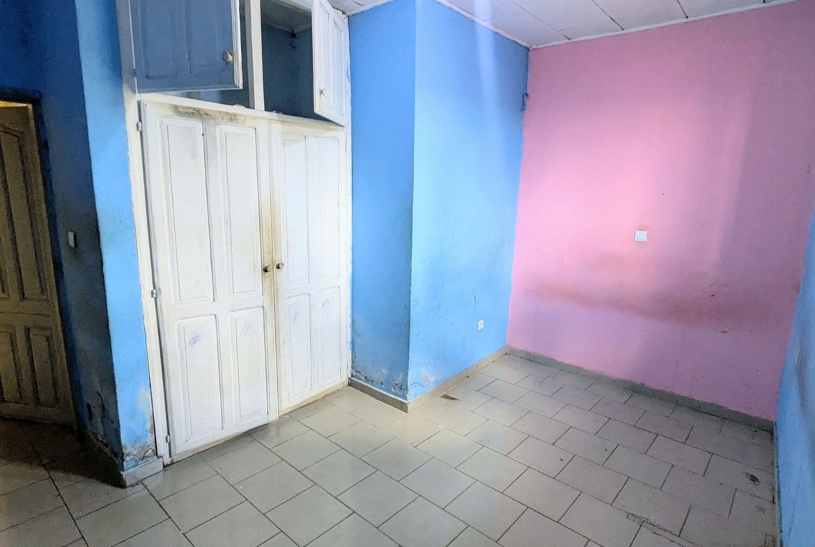  MAGNIFIQUE STUDIO À LOUER À TRANSFORTEUR NGOUSSO