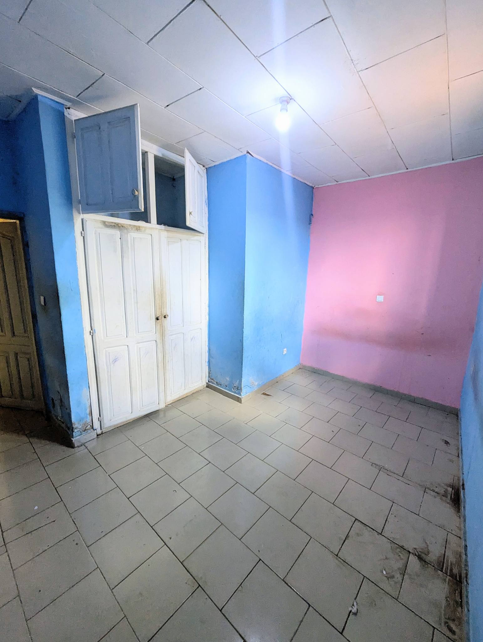  MAGNIFIQUE STUDIO À LOUER À TRANSFORTEUR NGOUSSO