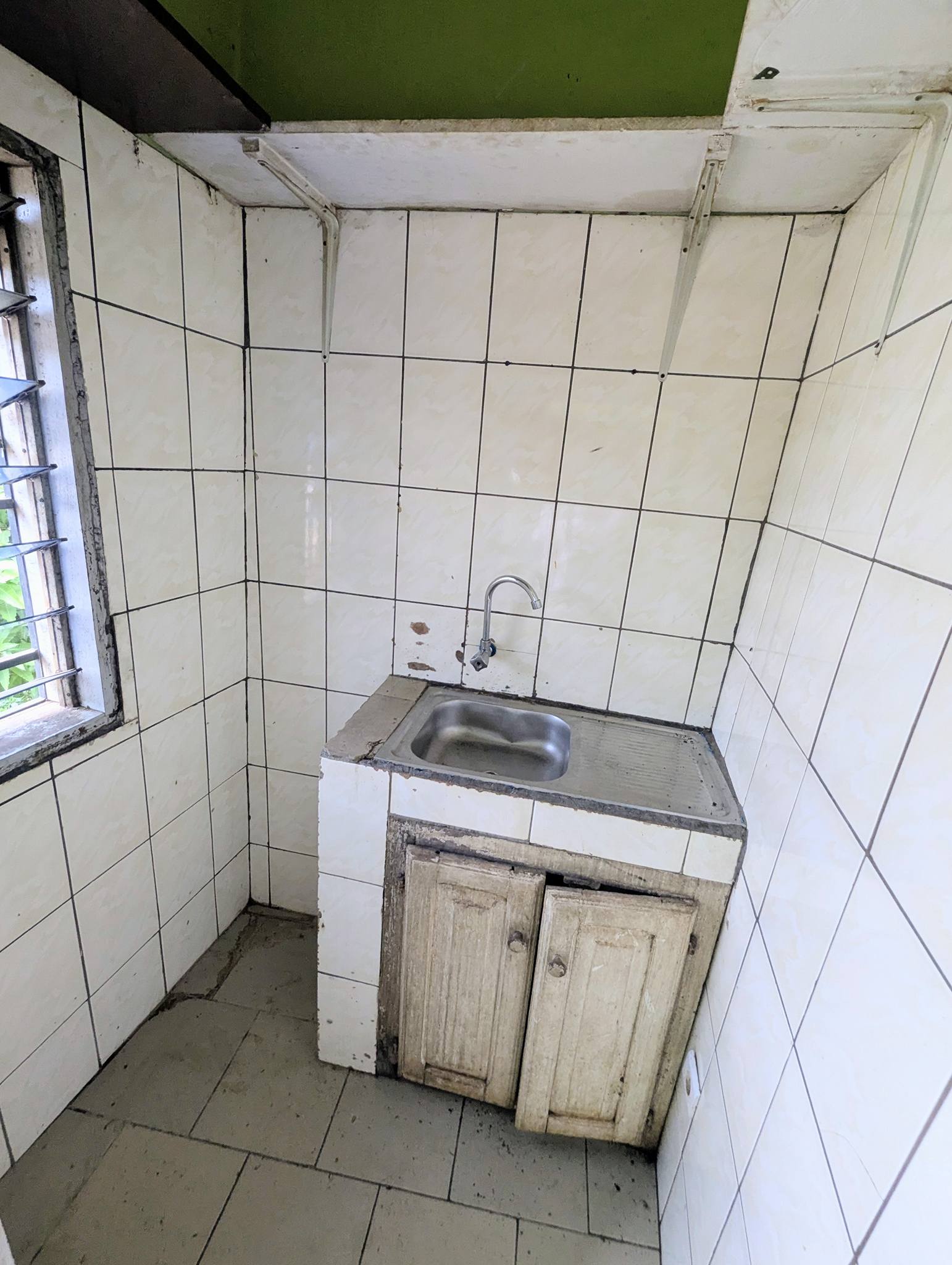  MAGNIFIQUE STUDIO À LOUER À TRANSFORTEUR NGOUSSO