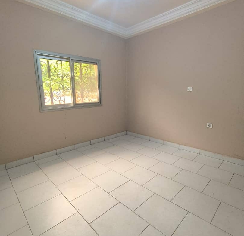 MAGNIFIQUE STUDIO DE STANDING À LOUER, YAOUNDÉ SANTA BARBARA