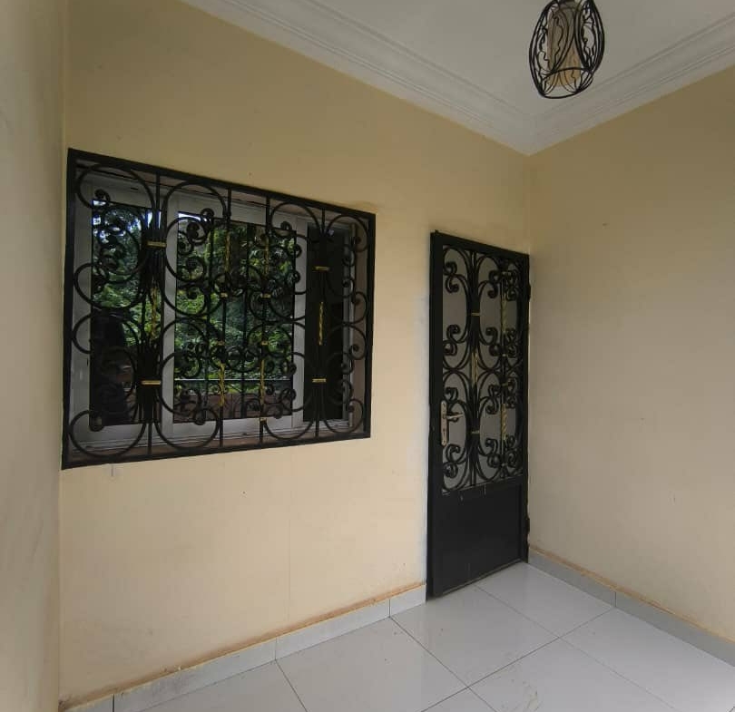 MAGNIFIQUE STUDIO DE STANDING À LOUER, YAOUNDÉ SANTA BARBARA