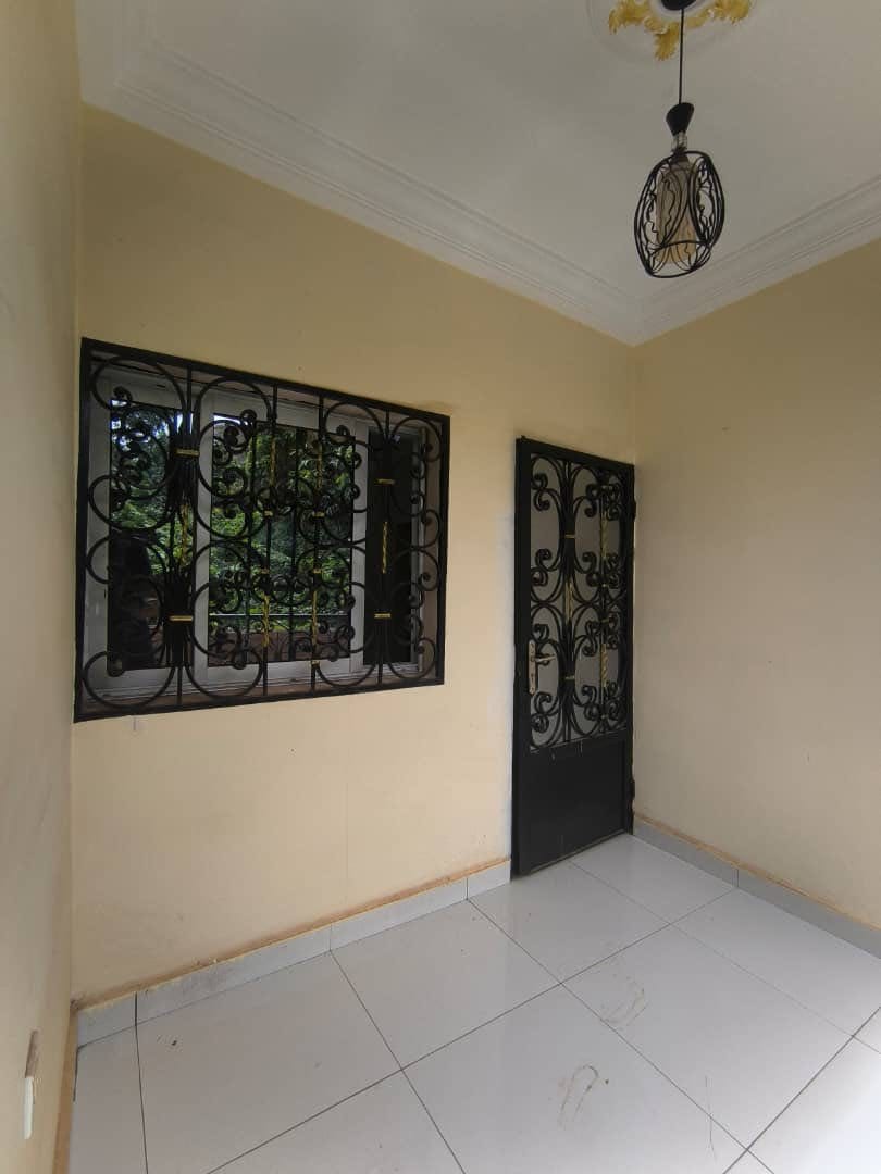 MAGNIFIQUE STUDIO DE STANDING À LOUER, YAOUNDÉ SANTA BARBARA