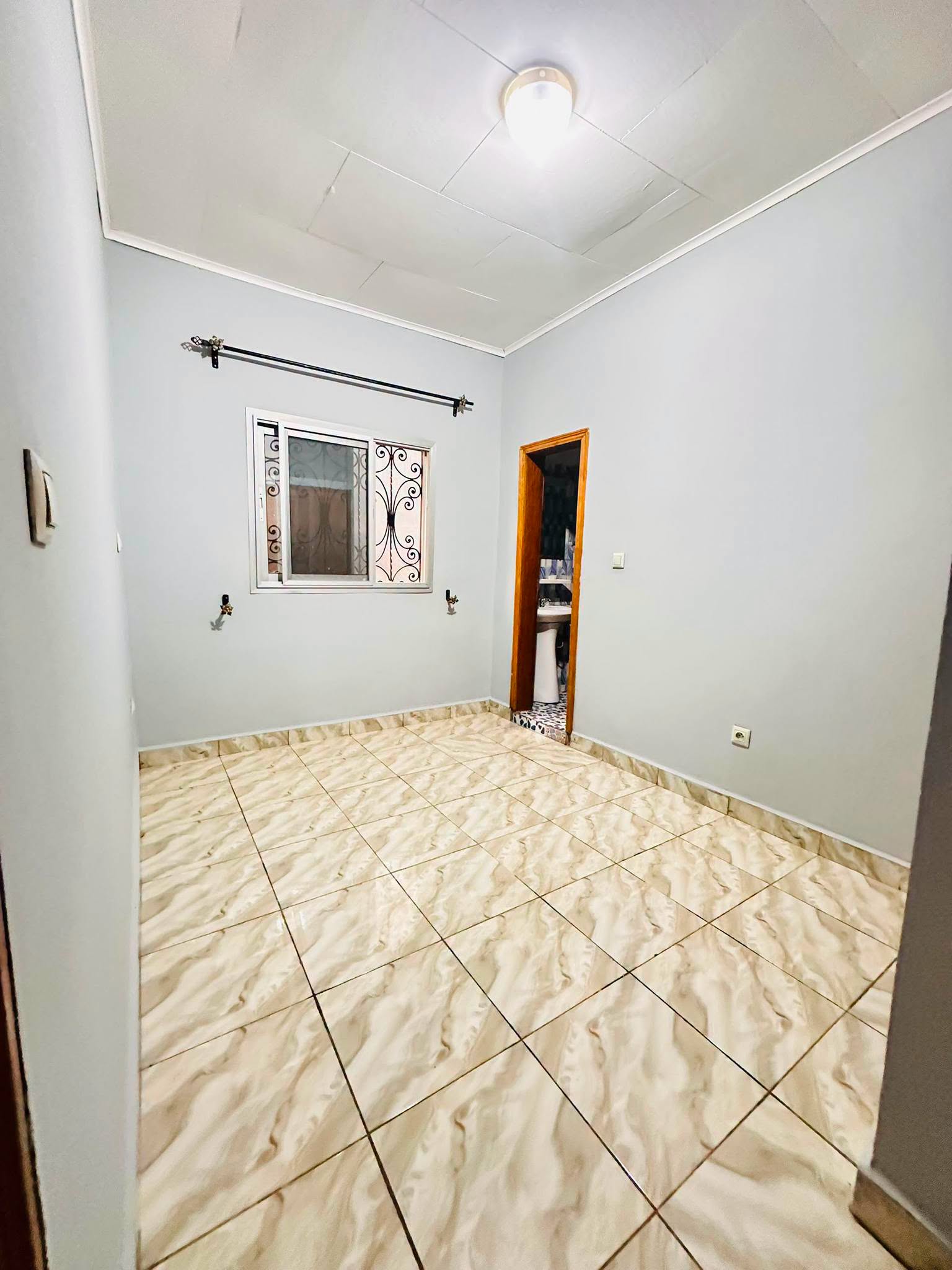 APPARTEMENT HAUT STANDING À LOUER, YAOUNDÉ EFOULAN