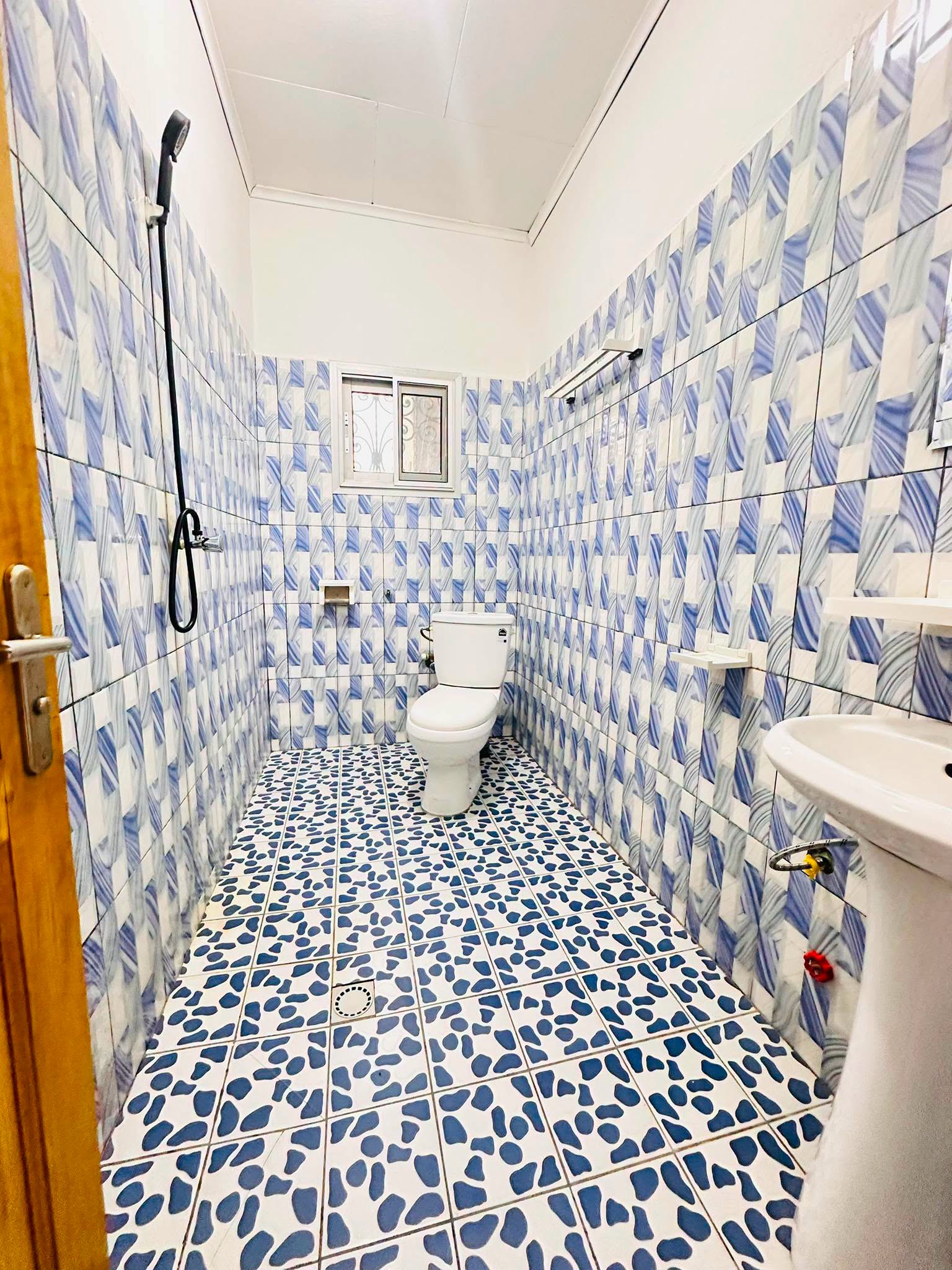 APPARTEMENT HAUT STANDING À LOUER, YAOUNDÉ EFOULAN