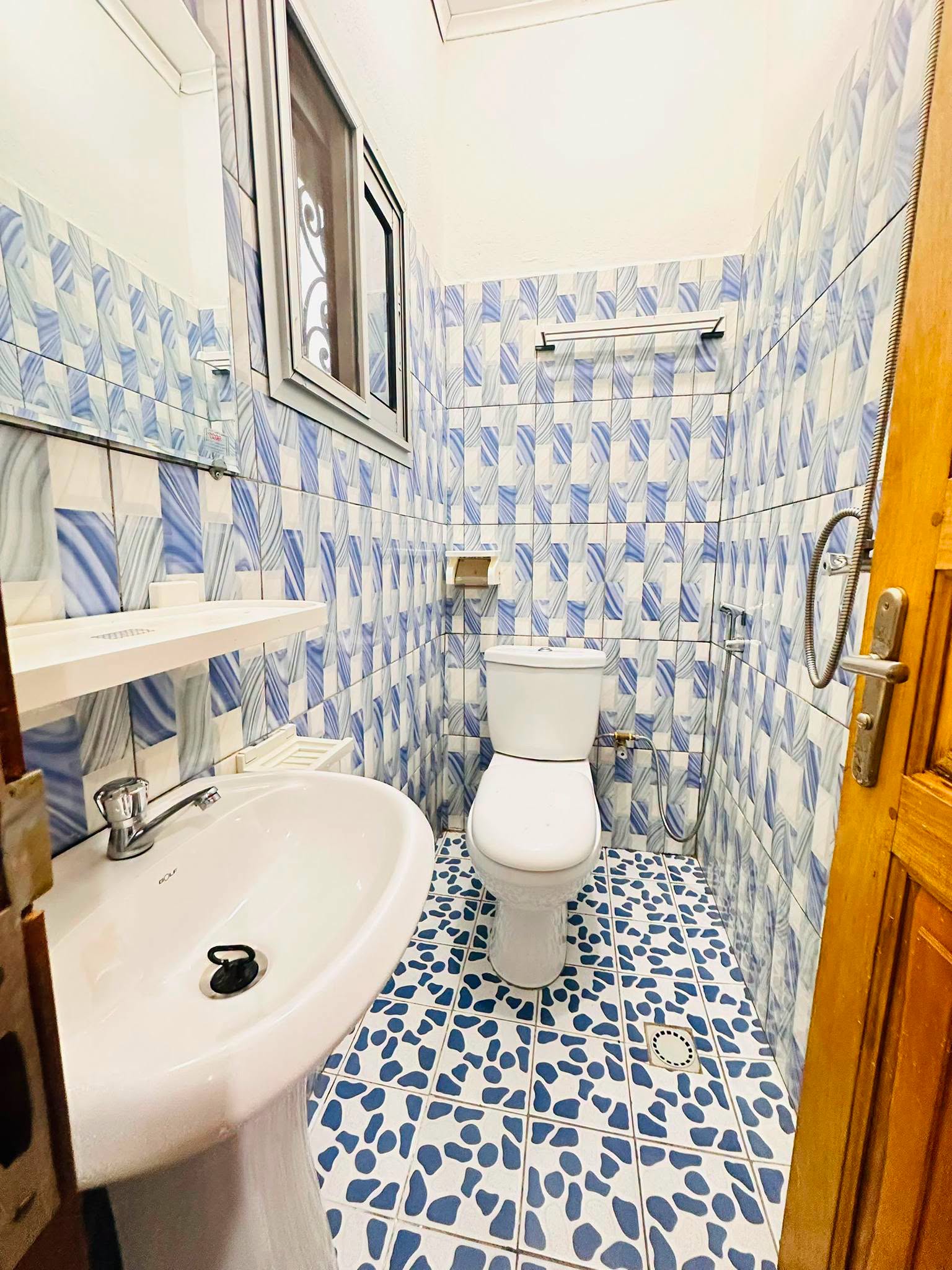 APPARTEMENT HAUT STANDING À LOUER, YAOUNDÉ EFOULAN