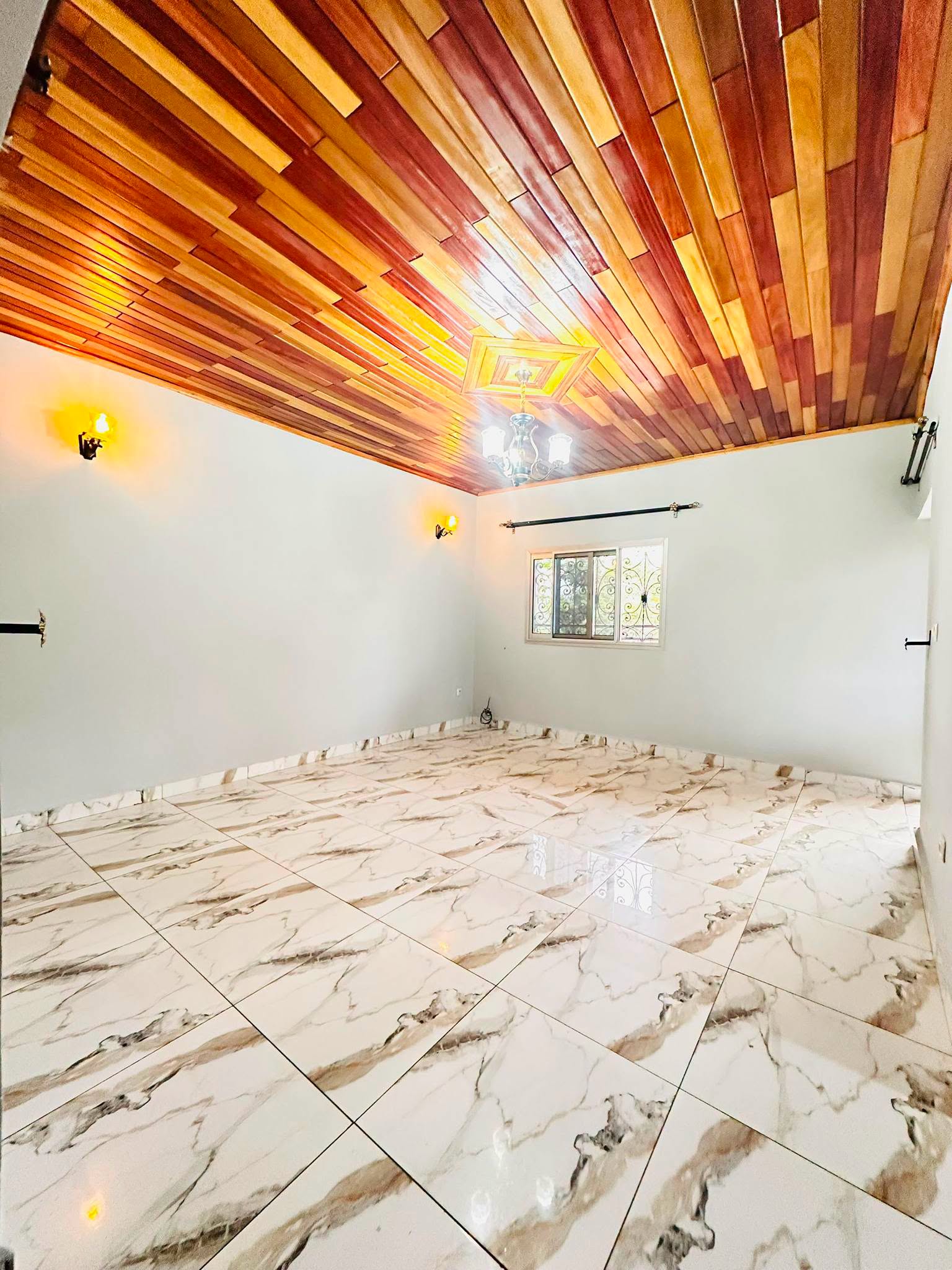 APPARTEMENT HAUT STANDING À LOUER, YAOUNDÉ EFOULAN