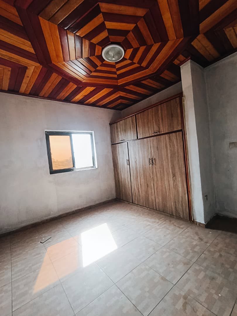 Appartement moderne neuf à Odza derrière le petit marché