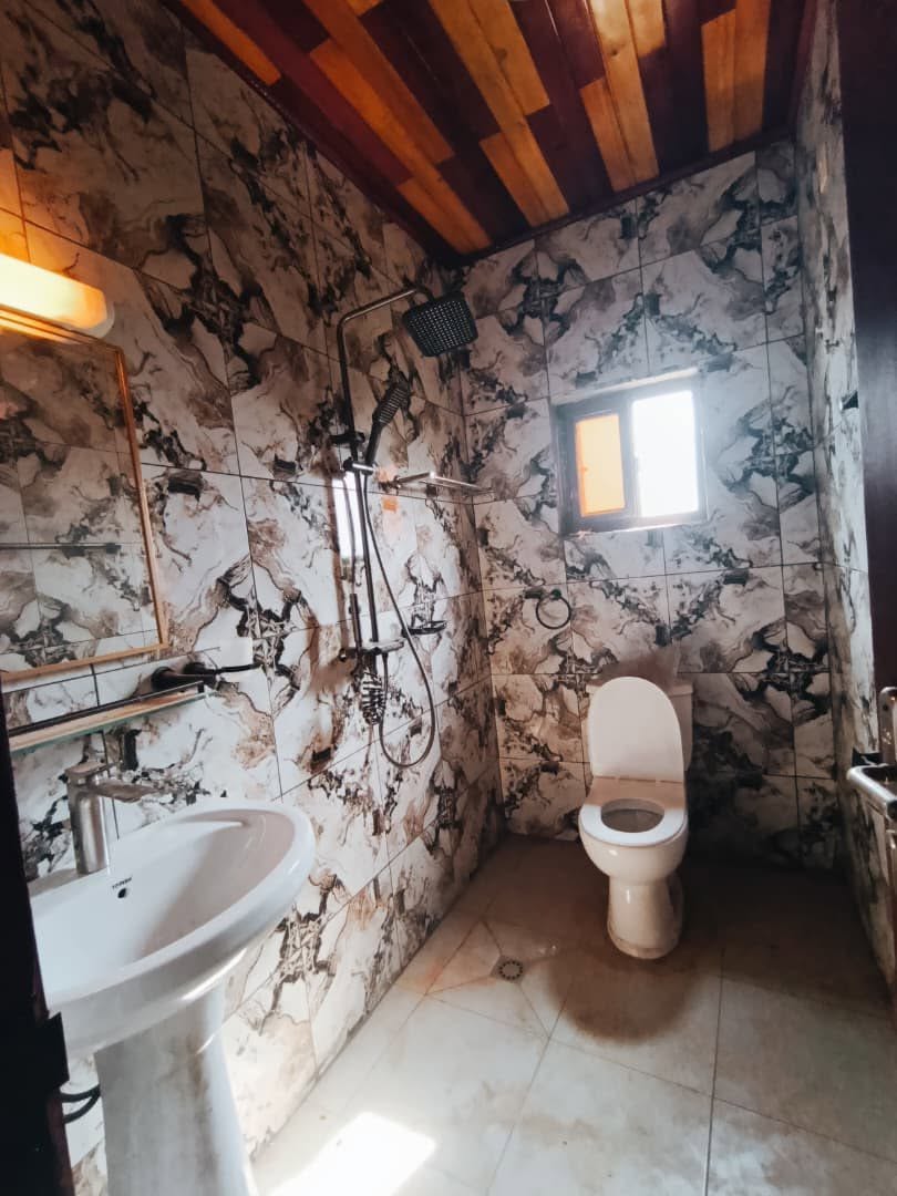 Appartement moderne neuf à Odza derrière le petit marché