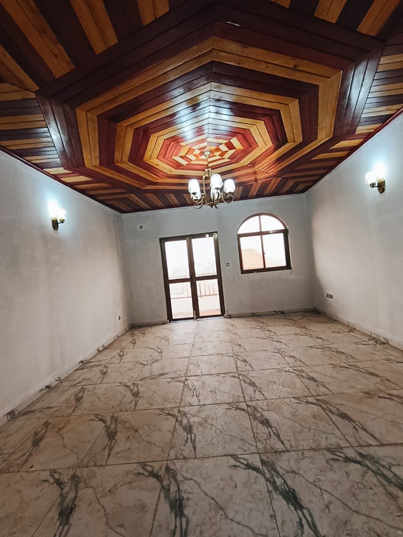 42805- Appartement moderne neuf à Odza derrière le petit marché