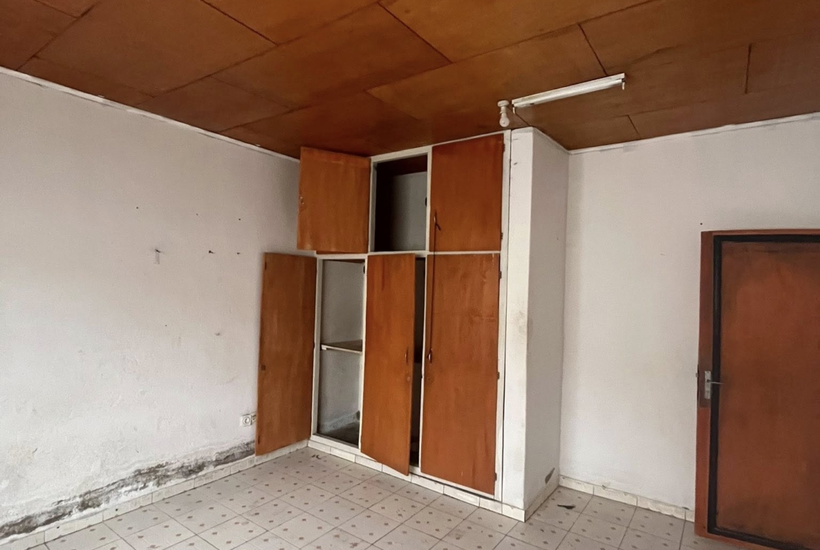 Appartement disponible seul dans la barrière à Marouaré Garoua