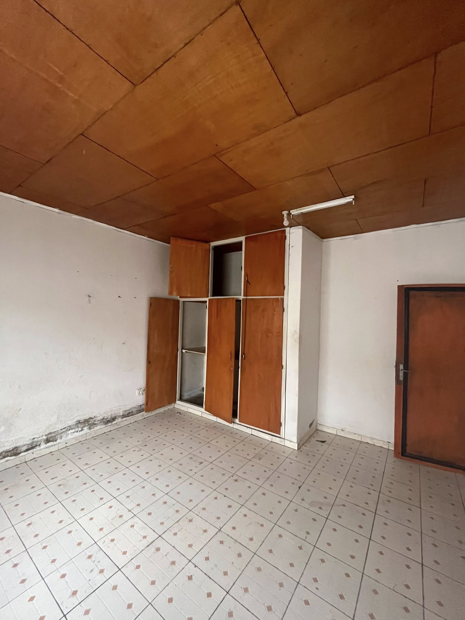 Appartement disponible seul dans la barrière à Marouaré Garoua
