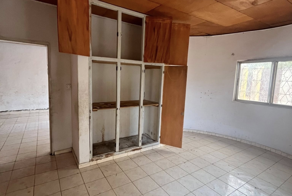 Appartement disponible seul dans la barrière à Marouaré Garoua