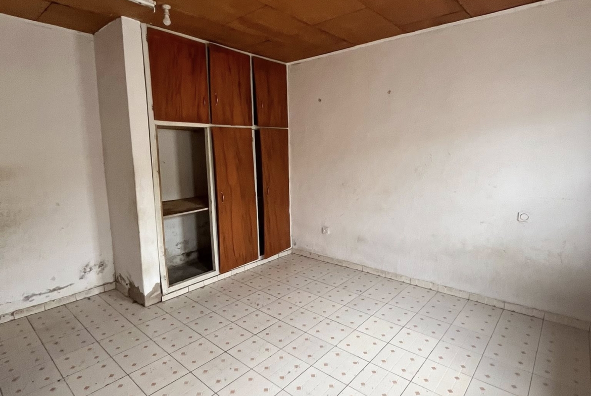 Appartement disponible seul dans la barrière à Marouaré Garoua