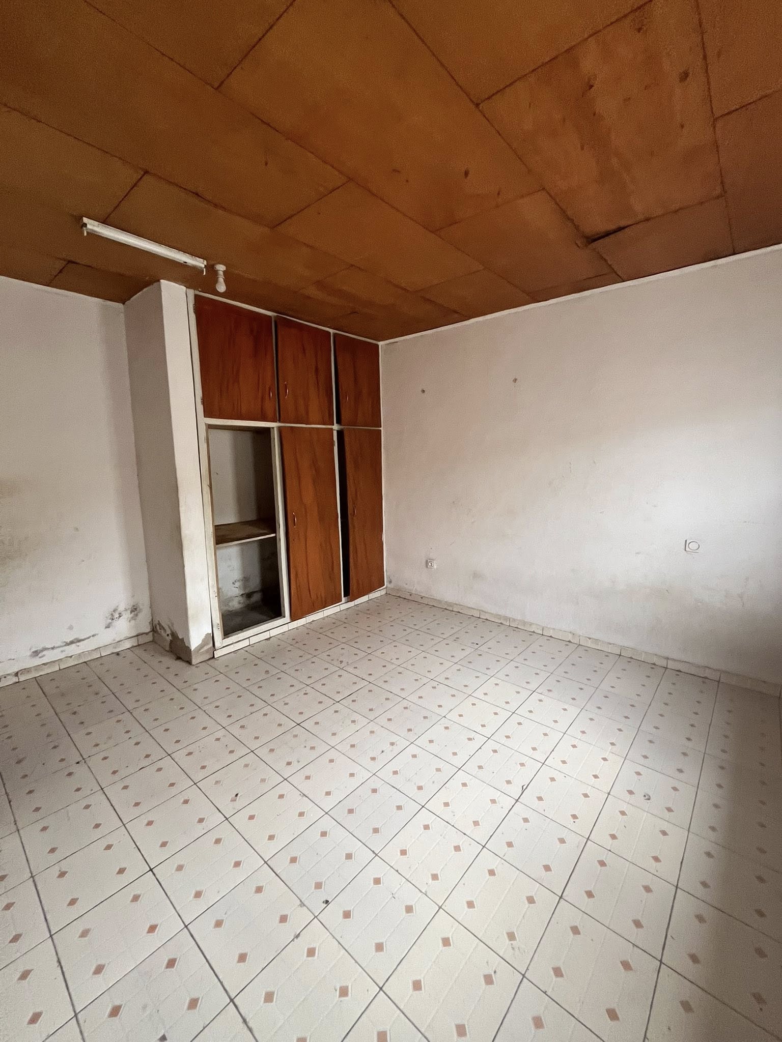 Appartement disponible seul dans la barrière à Marouaré Garoua