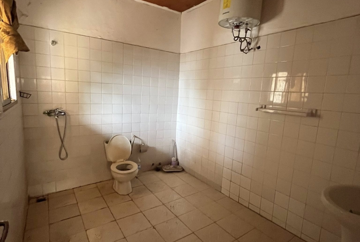 Appartement disponible seul dans la barrière à Marouaré Garoua