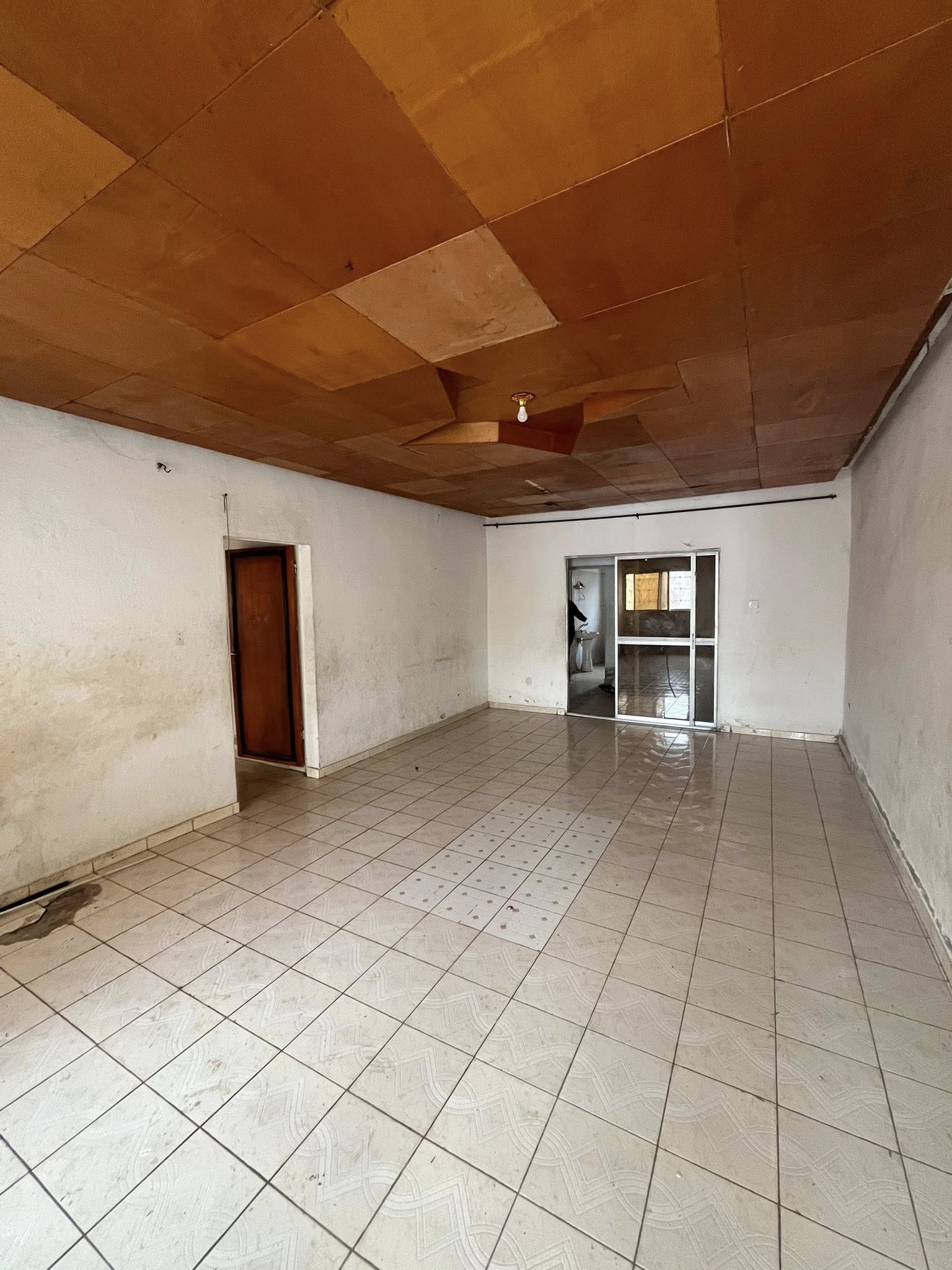 42410- Appartement disponible seul dans la barrière à Marouaré Garoua