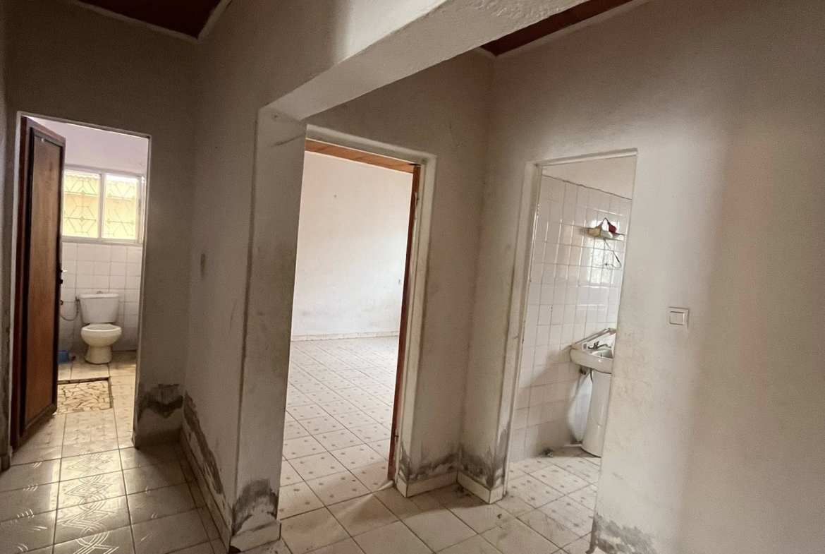 Appartement disponible seul dans la barrière à Marouaré Garoua