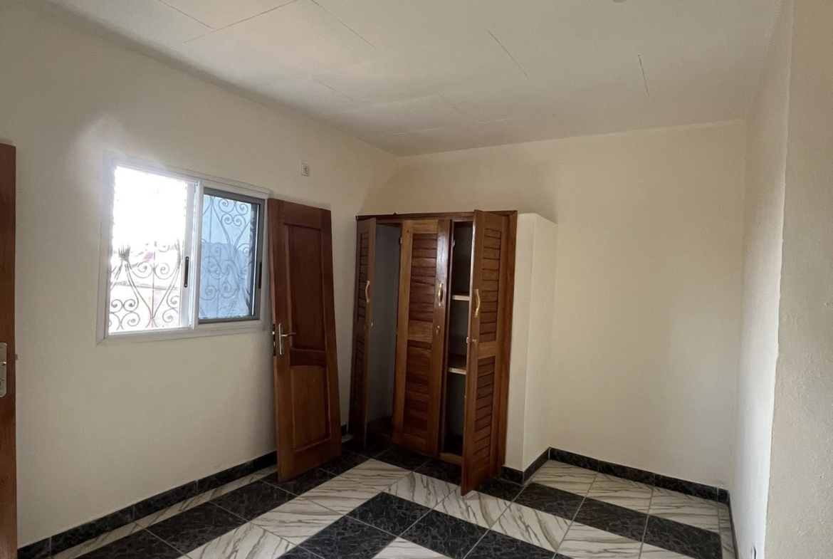 Appartement neuf dans un camp de 2 personnes à Kanadi Garoua